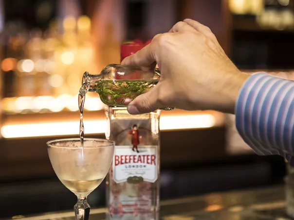 Rising Stars martini serve